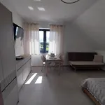 Konukevi Goscinne ,, Na Poziomie